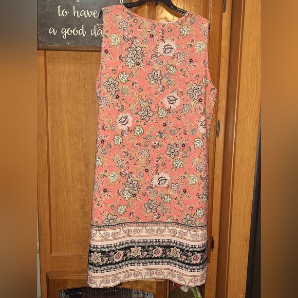 An Emery Rose Floral Sleeveless Mini Dress In A Size XL - Coral Color W/ Floral - Picture 9 of 9